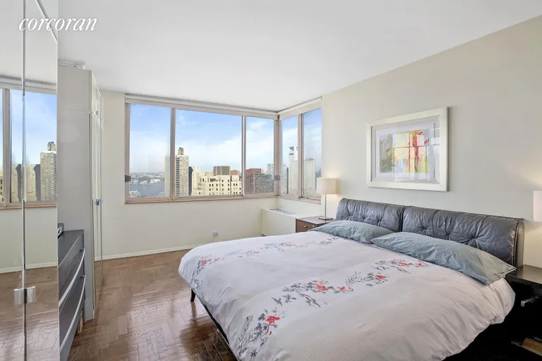 New York City Real Estate | View 350 West 50th Street, 28F | room 3 | View 4