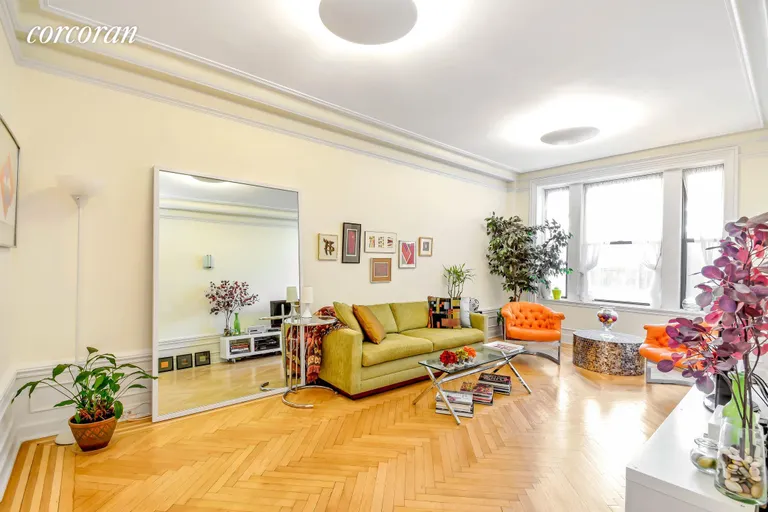New York City Real Estate | View 771 West End Avenue, 5C | 2 Beds, 2 Baths | View 1