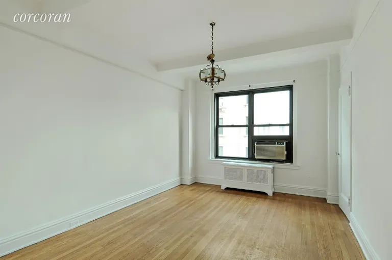 New York City Real Estate | View 186 Riverside Drive, 10B | Second Bedroom ensuite bath | View 4