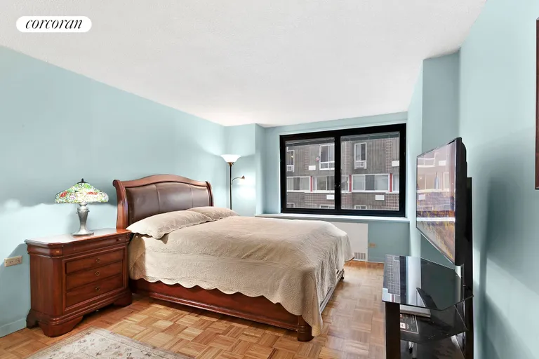 New York City Real Estate | View 531 Main Street, 318 | 2 Beds, 2 Baths | View 1
