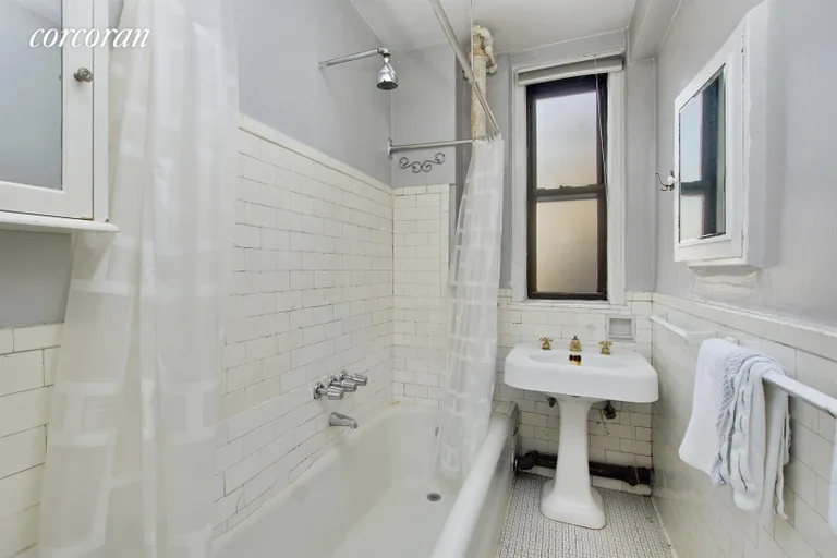 New York City Real Estate | View 74 West 68th Street, 10F | Bathroom | View 4