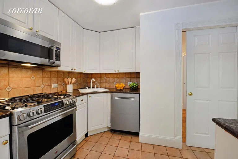 New York City Real Estate | View 340 East 80th Street, 6YZ | room 3 | View 4