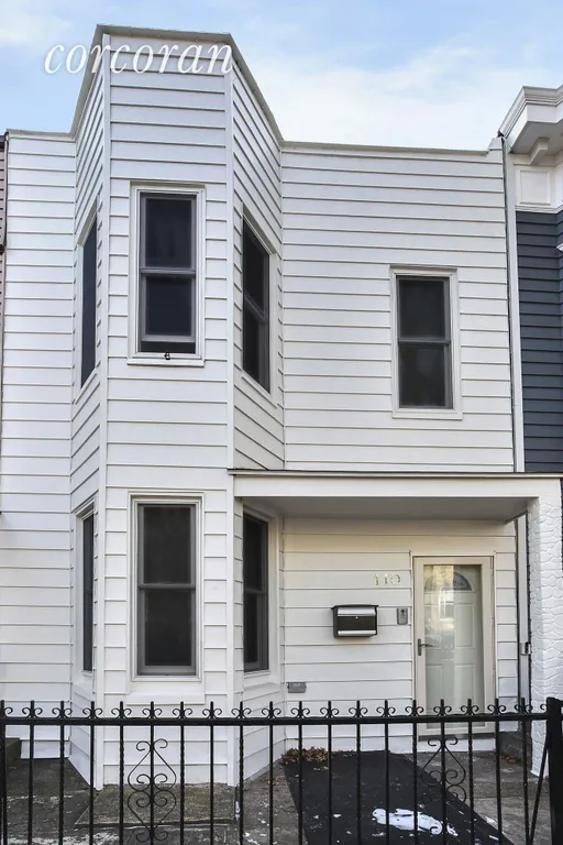 New York City Real Estate | View 110 Vanderbilt Street | Welcome home! | View 10