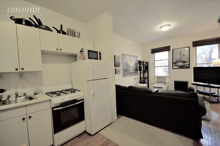 New York City Real Estate | View 206 Thompson Street, 6 | room 1 | View 2