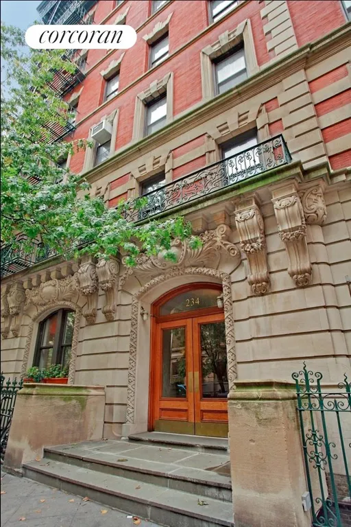 New York City Real Estate | View 234 West 21st Street, 23 | room 4 | View 5