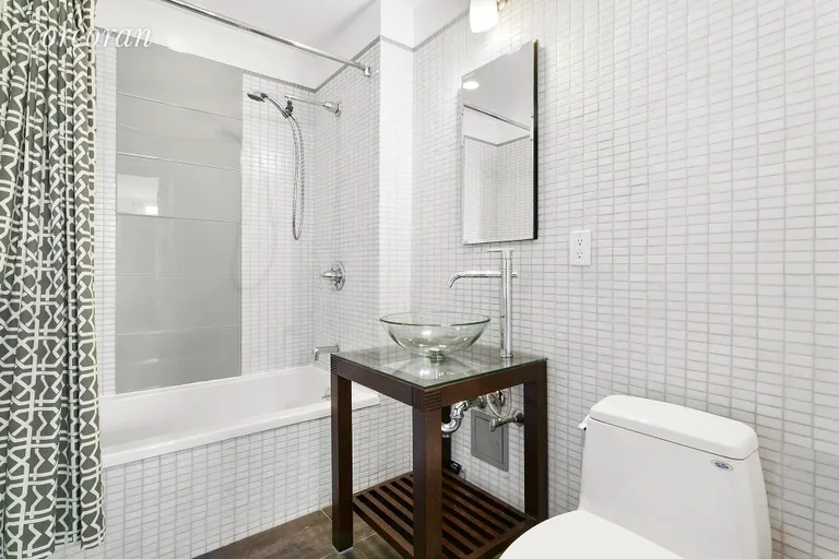 New York City Real Estate | View 609 Myrtle Avenue, 4C | En Suite Master Bathroom | View 6