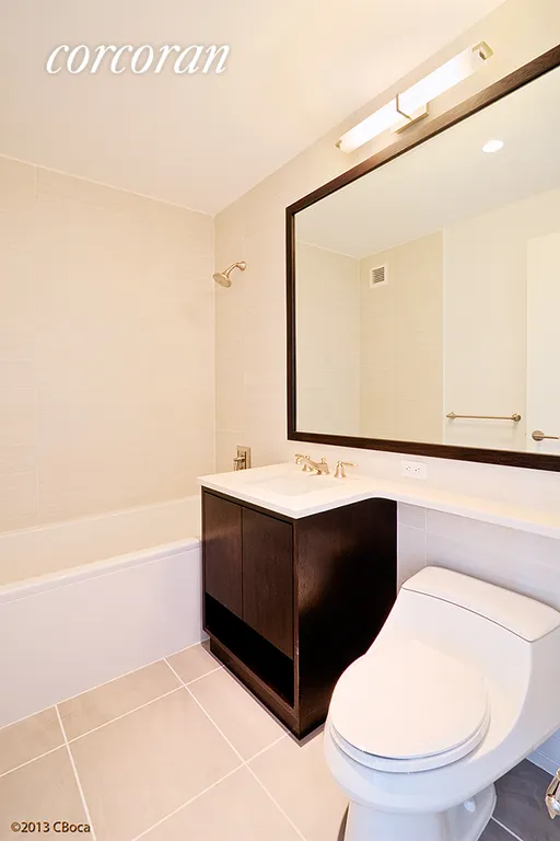 New York City Real Estate | View 333 East 91st Street, 19D | En-suite second Bathroom | View 8