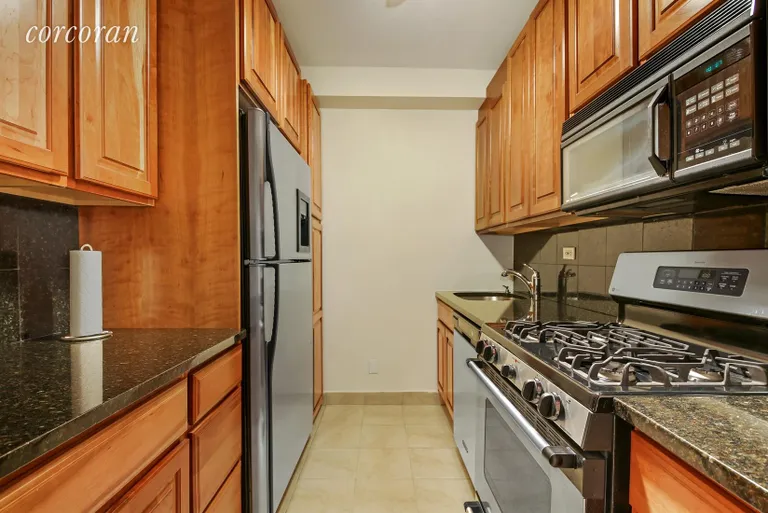 New York City Real Estate | View 200 East 57th Street, 9E | Kitchen | View 4