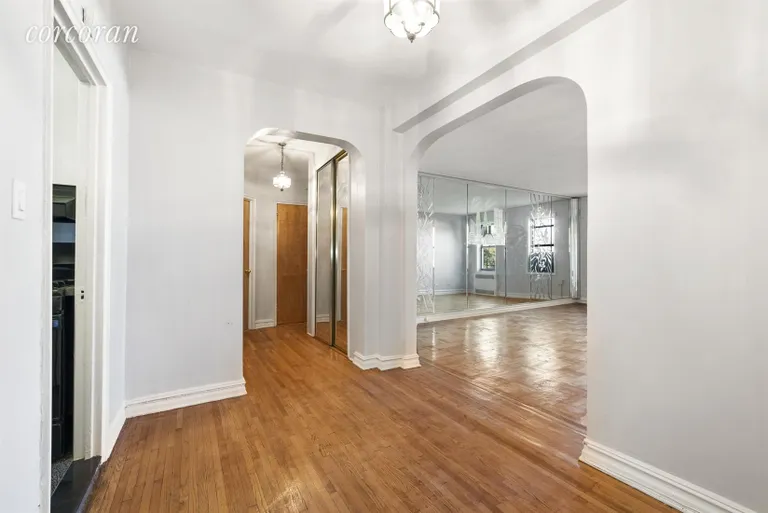 New York City Real Estate | View 1171 Ocean Parkway, 4j | Foyer | View 7