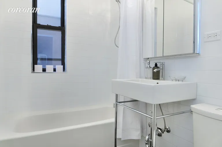 New York City Real Estate | View 24-75 38th Street, B6 | room 3 | View 4