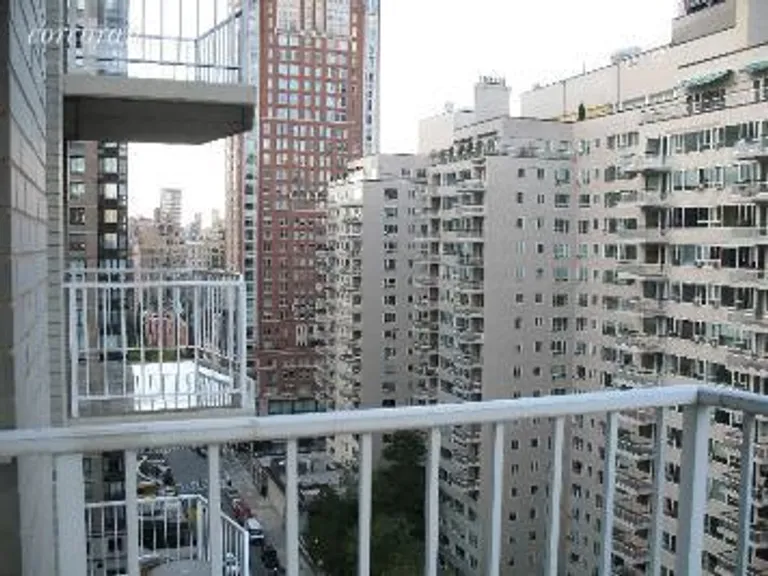 New York City Real Estate | View 220 East 65th Street, 18M | room 2 | View 3