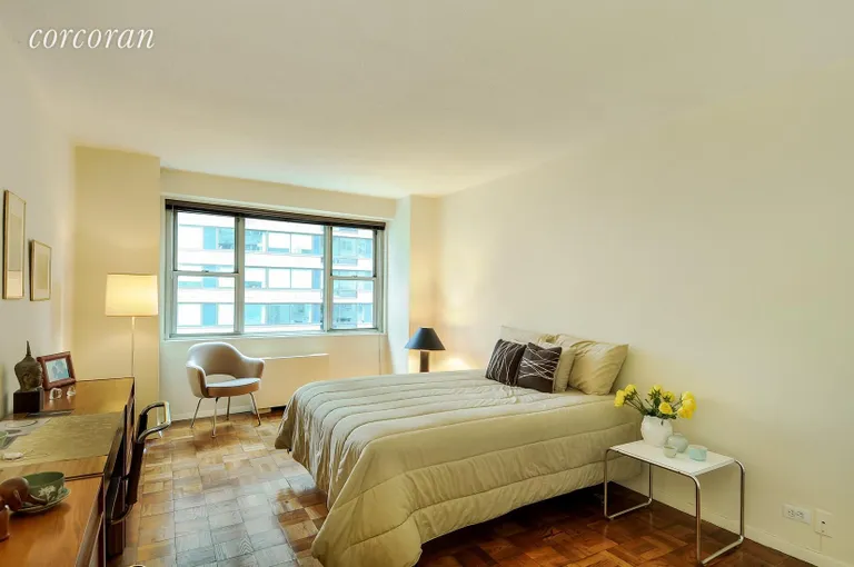 New York City Real Estate | View 300 East 40th Street, 18J | King-size south-facing bedroom with space to spare | View 5