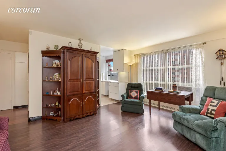 New York City Real Estate | View 80 La Salle Street, 6c | Living Room/Dining Room | View 2