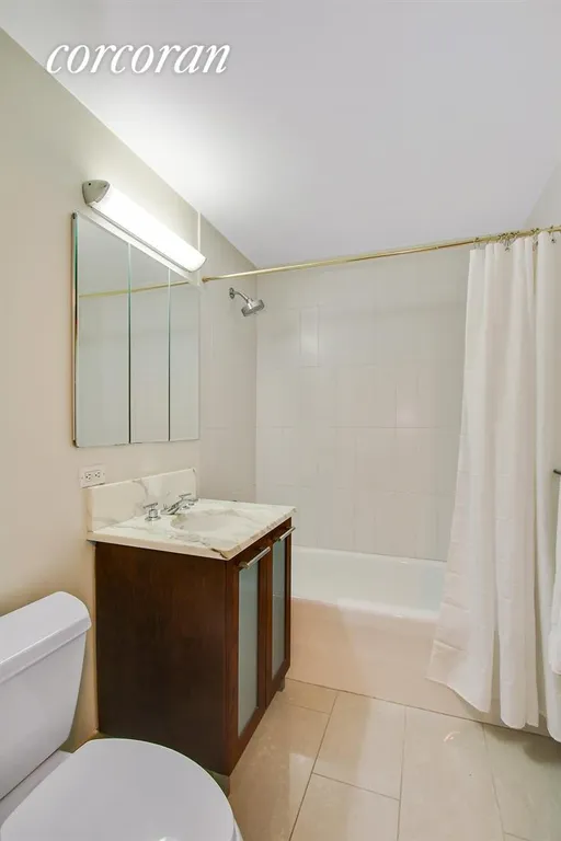New York City Real Estate | View 121 East 23rd Street, 3H | Bathroom | View 4