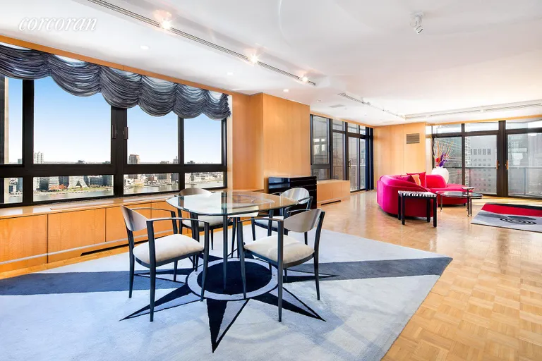 New York City Real Estate | View 100 United Nations Plaza, 33AB | 3 Beds, 3 Baths | View 1