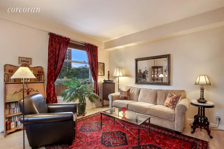 New York City Real Estate | View 70 La Salle Street, 4C | Living Room | View 4