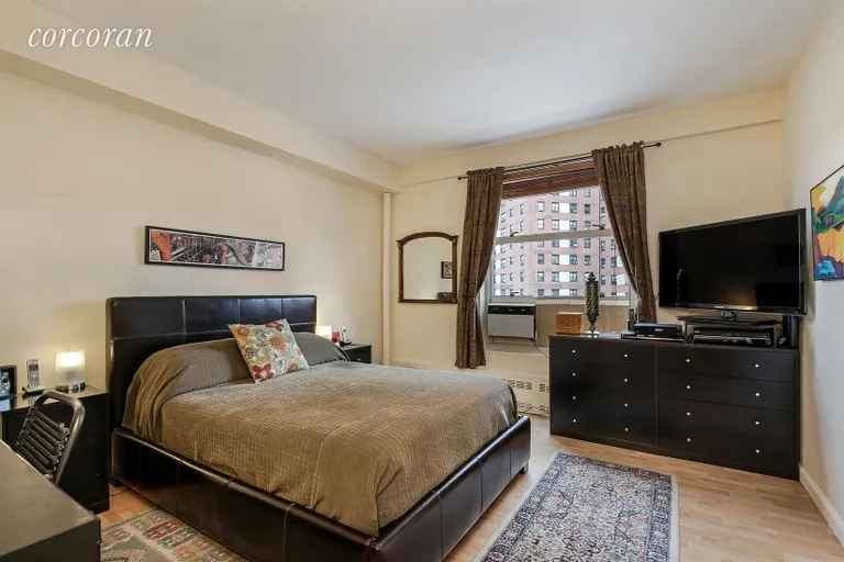New York City Real Estate | View 70 La Salle Street, 4C | 2nd Bedroom | View 5