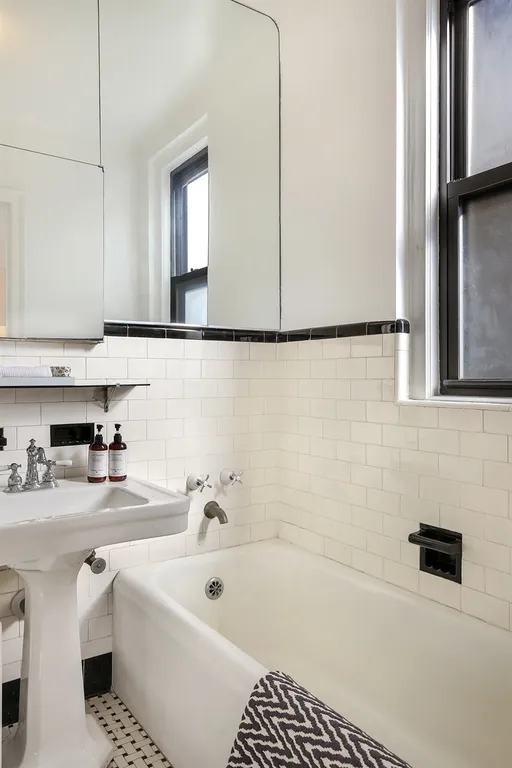 New York City Real Estate | View 50 Riverside Drive, 10D | En-suite windowed Master Bathroom | View 12