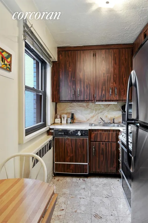 New York City Real Estate | View 411 East 57th Street, 7G | Kitchen | View 2