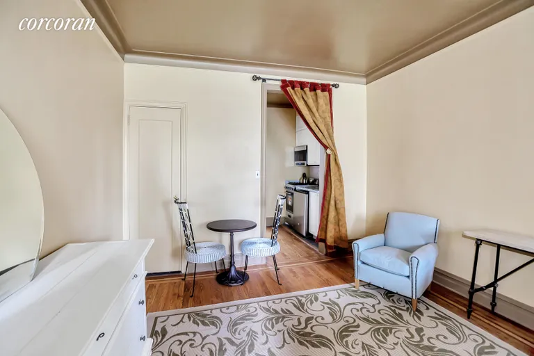 New York City Real Estate | View 231 East 54th Street, 4D | room 2 | View 3