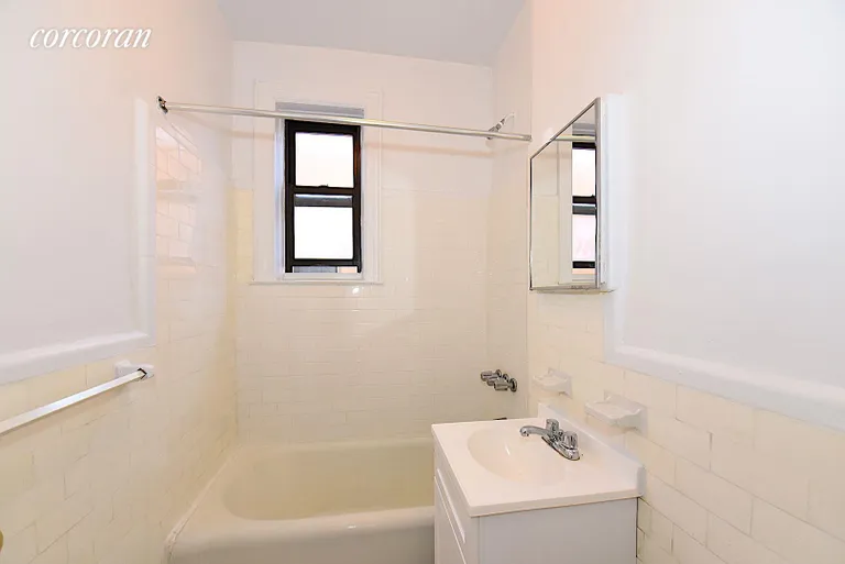 New York City Real Estate | View 25-20 42nd Street, 5D | room 8 | View 9