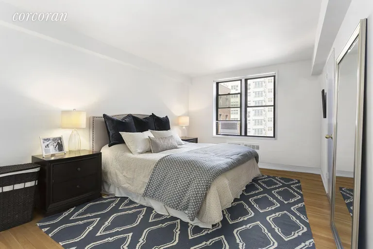 New York City Real Estate | View 30 East 9th Street, 5G | 2 Beds, 2 Baths | View 1