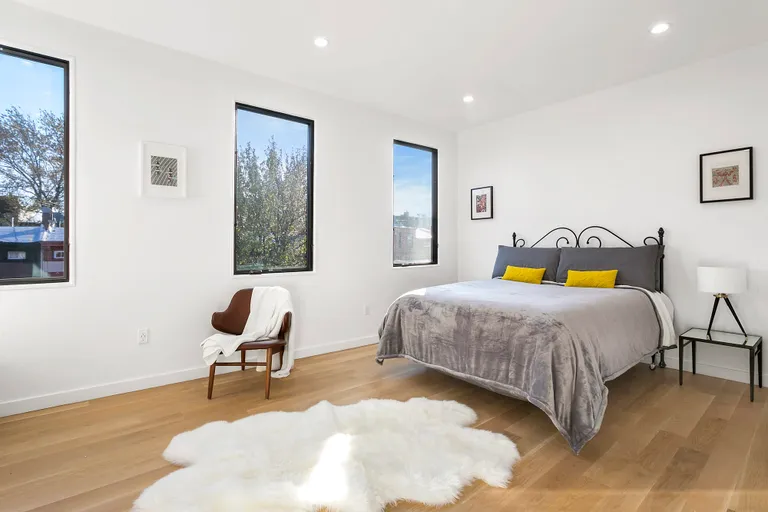 New York City Real Estate | View 253 Macon Street | room 4 | View 5