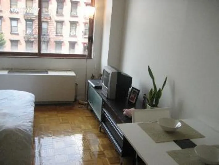 New York City Real Estate | View 393 West 49th Street, 3L | room 1 | View 2