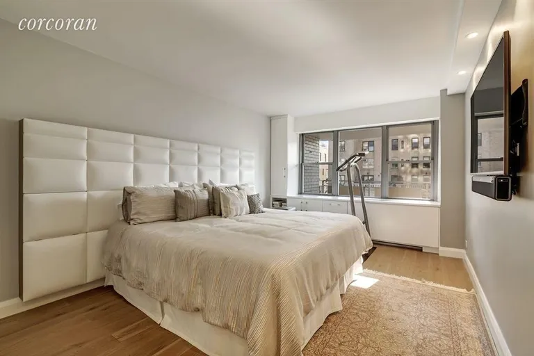 New York City Real Estate | View 15 West 72Nd Street, 20N | room 4 | View 5