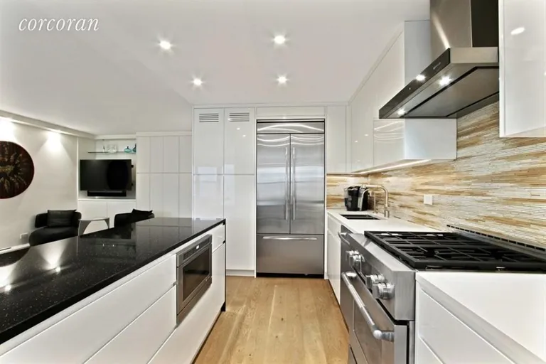 New York City Real Estate | View 15 West 72Nd Street, 20N | room 3 | View 4
