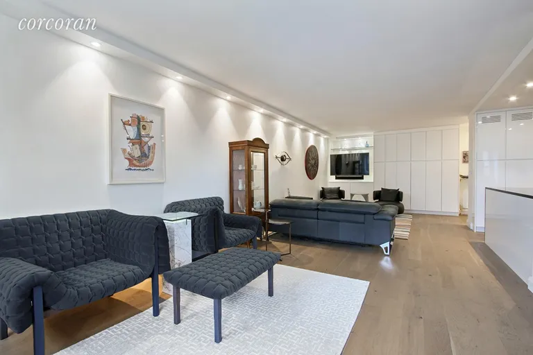 New York City Real Estate | View 15 West 72Nd Street, 20N | 2 Beds, 2 Baths | View 1