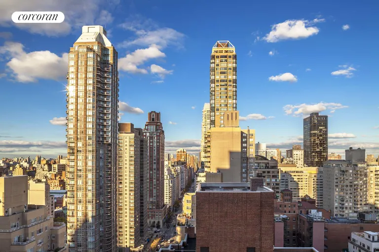 New York City Real Estate | View 200 East 62Nd Street, 26A | room 2 | View 3