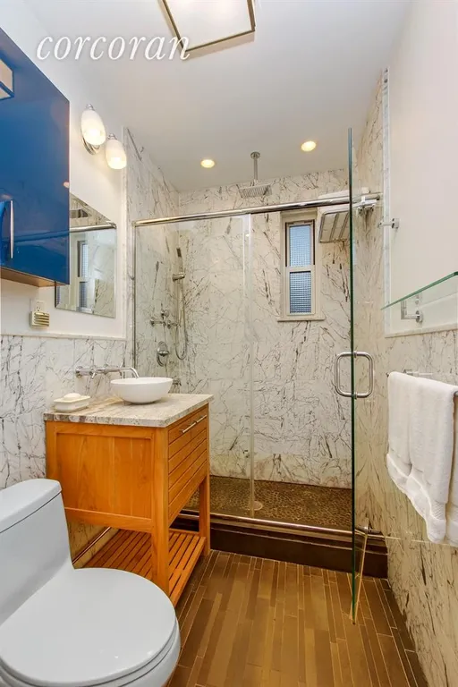 New York City Real Estate | View 59 Pineapple Street, 5k | Bathroom | View 4