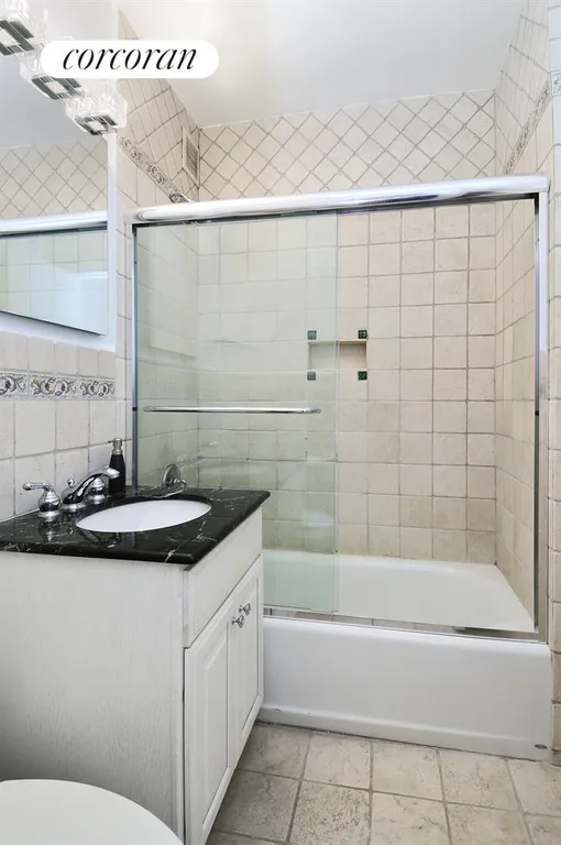 New York City Real Estate | View 211 East 18th Street, 4G | Bathroom | View 4