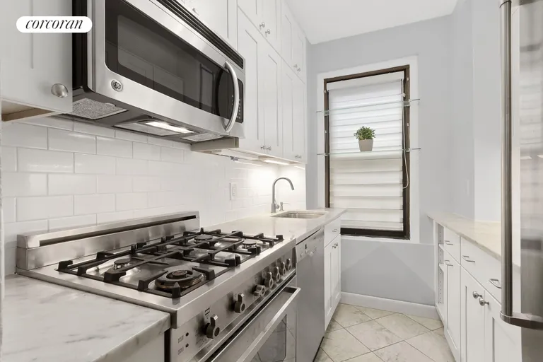 New York City Real Estate | View 235 West End Avenue, F4 | 2 Beds, 2 Baths | View 1