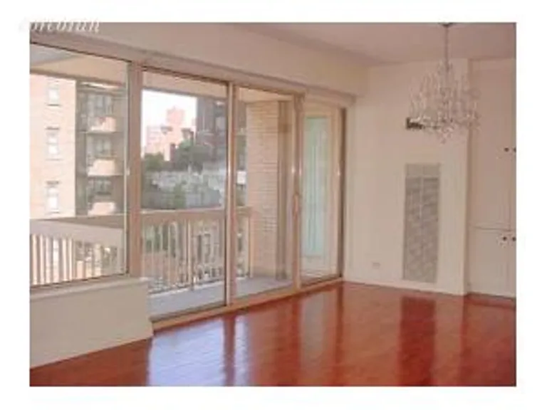 New York City Real Estate | View 200 East 69th Street, 11A | room 1 | View 2