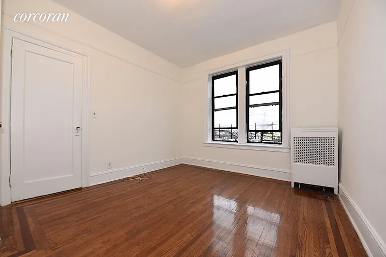 New York City Real Estate | View 22-05 37th Street, 3I | room 3 | View 4