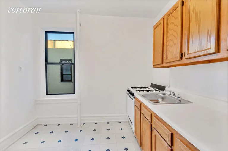 New York City Real Estate | View 31-50 33rd Street, 7D | room 5 | View 6