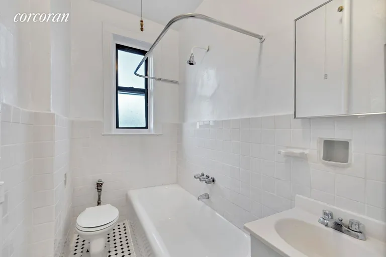New York City Real Estate | View 31-50 33rd Street, 7D | room 6 | View 7