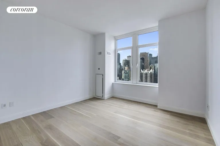 New York City Real Estate | View 400 East 51st Street, 27B | room 11 | View 12