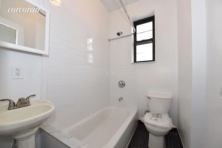 New York City Real Estate | View 23-30 31st Road, 4D | room 10 | View 11