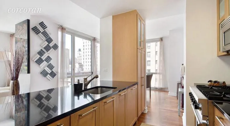 New York City Real Estate | View 200 West End Avenue, 9C | room 2 | View 3