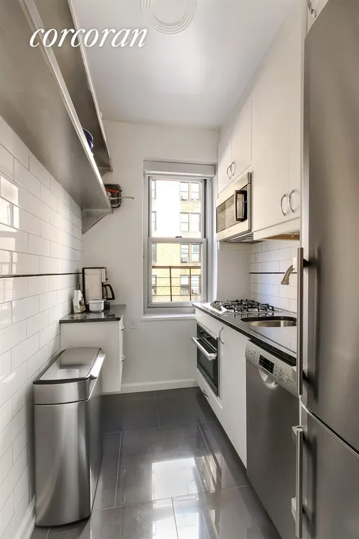 New York City Real Estate | View 180 West 93rd Street, 6C | Kitchen | View 5
