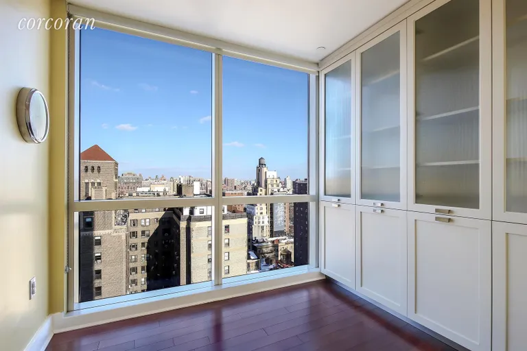 New York City Real Estate | View 2628 Broadway, 20A | Kitchen / Breakfast Room | View 4