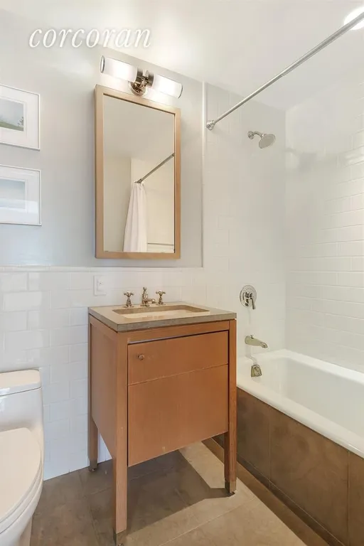 New York City Real Estate | View 2628 Broadway, 20A | Bathroom | View 9