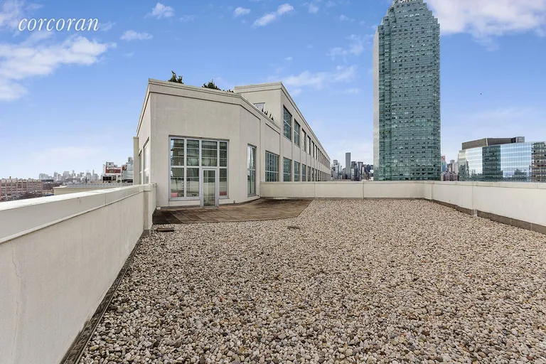 New York City Real Estate | View 27-28 Thomson Avenue, 700 | room 2 | View 3