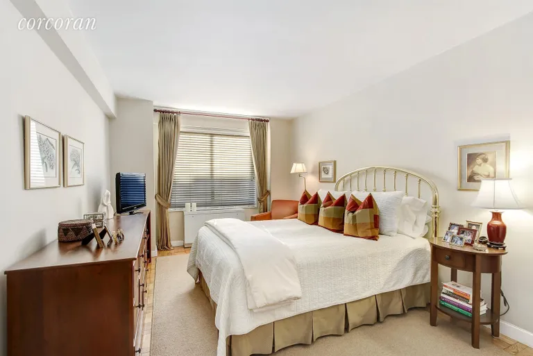New York City Real Estate | View 10 East End Avenue, 12A | Bedroom | View 4