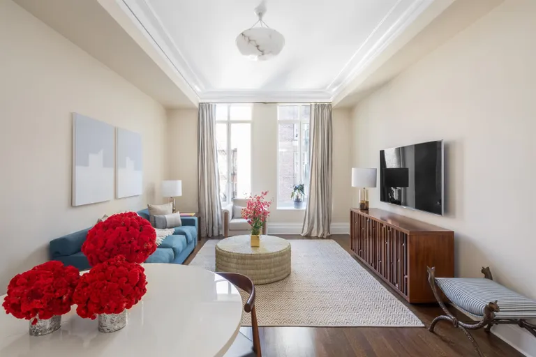 New York City Real Estate | View 20 East End Avenue, 5D | room 10 | View 11