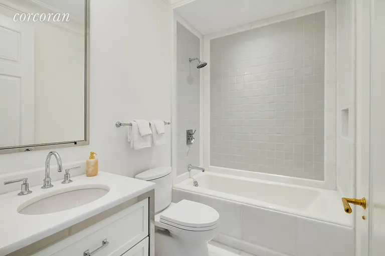 New York City Real Estate | View 20 East End Avenue, 3D | room 4 | View 5