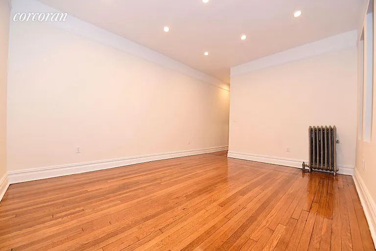 New York City Real Estate | View 30-86 32nd Street, 20 | room 3 | View 4